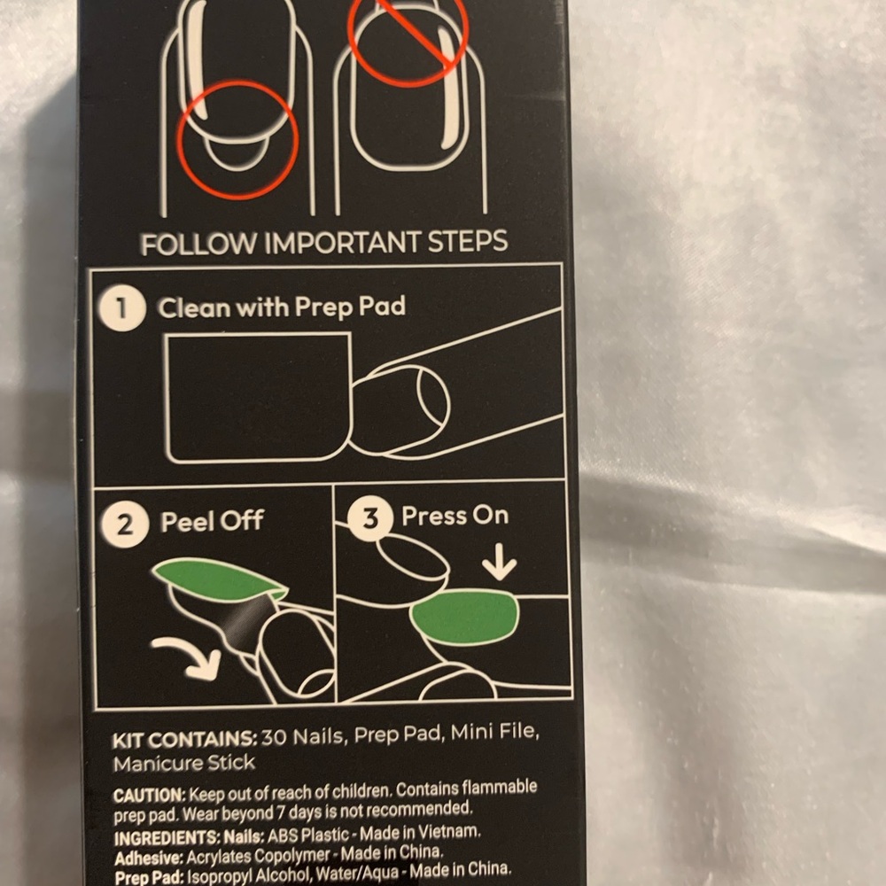 Kate Spade limited edition impress fake nails NIB - Picture 2 of 12